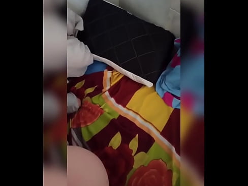 ❤️ منهنجي روم ميٽ گهر ۾ اڪيلي رهي ٿي ڇاڪاڻ ته هن جو مڙس موڪلن تي وڃي ٿو ۽ مان موقعو وٺان ٿو ته هن کي چوسان ۽ هن جي گدا کي کير سان ڀريان. ❤️❌ ☑